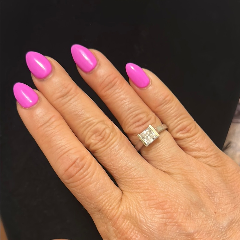 Elegant Silver Ring with Clear Stone Size 7